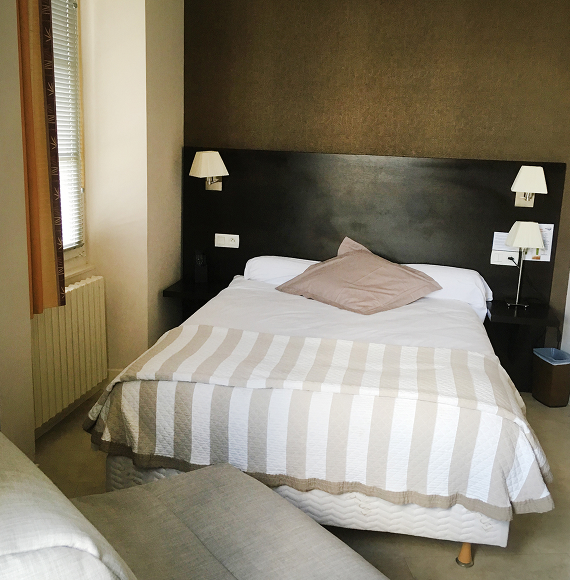chambre hotel saint quentin les anges